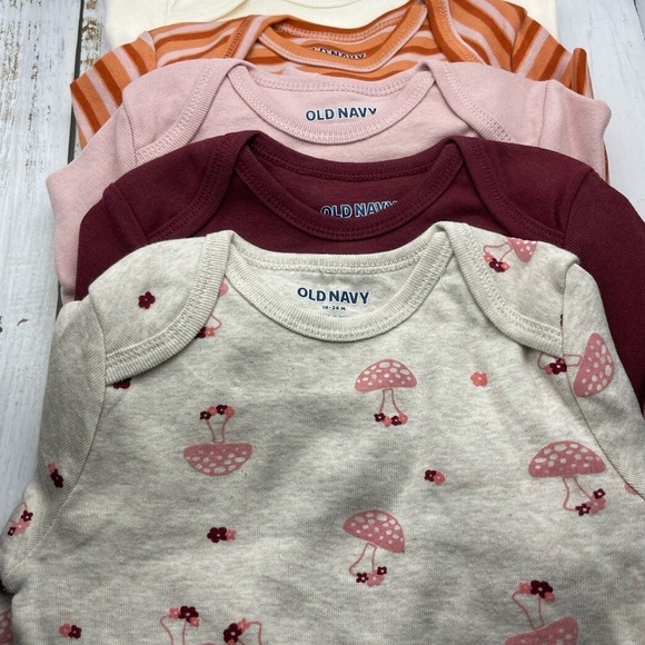 Old Navy Unisex 5-Pack Long-Sleeve Bodysuit for Baby, Multi, 18-24 Mos., NWT - Picture 6 of 7